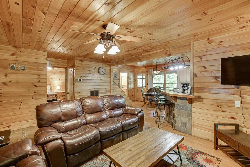 Cabin With Jacuzzi & Hydrotherapy Spanear Helen Cleveland Exterior photo